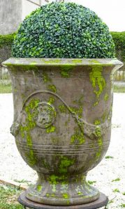Vase d'Anduze terre noire patine vert anis