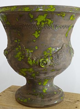 vase-medicis-terre-noire-patine-vert-anis Vase artisanal en terre cuite - Poterie Les Terres Anciennes